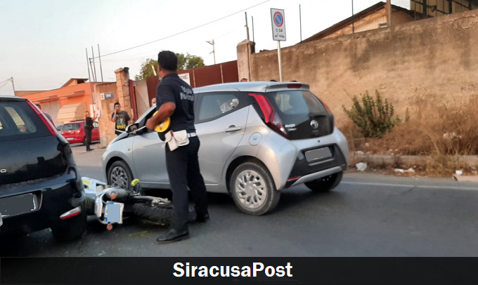 Siracusa, incidente in via Elorina: ferito un motociclista