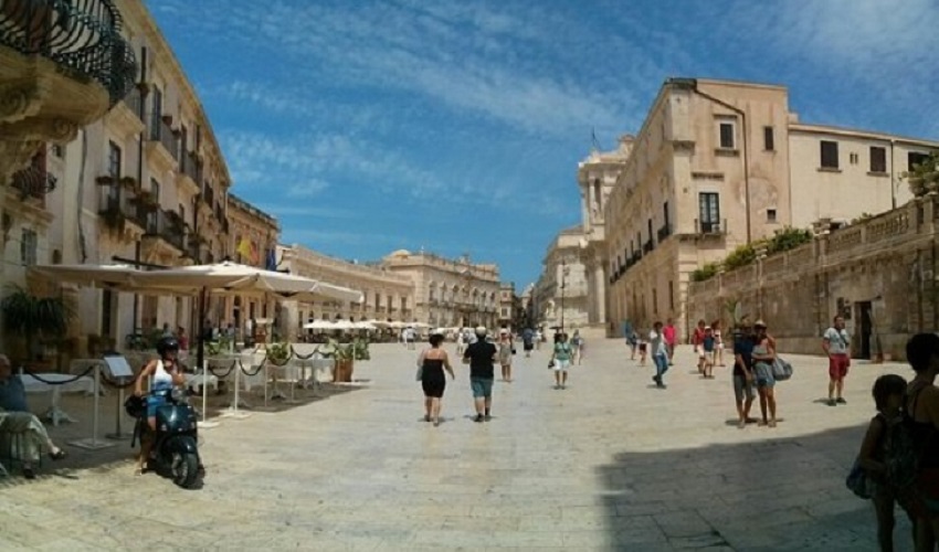 Siracusa, 5 stalli per la sosta delle motocarrozzette in Ortigia