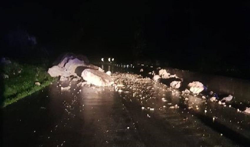 Frana sulla Sp 45 nella zona montana: strada chiusa in direzione Siracusa