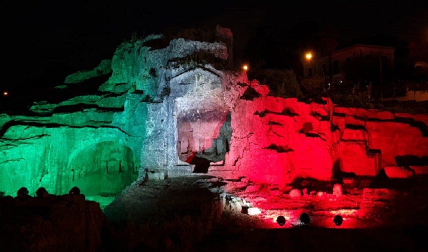 Il Tricolore alla Tomba di Archimede fino al 2 giugno