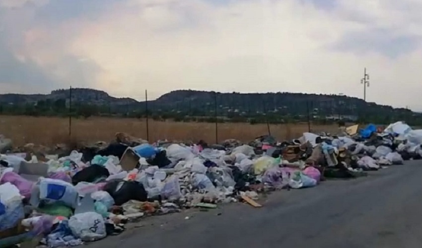 La Floridia-Cassibile da strada a discarica a cielo aperto: c'è chi chiede l'intervento dell'esercito