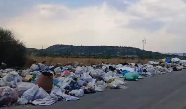 Strada Spinagallo, accordo tra Comune di Siracusa ed ex Provincia: al via la rimozione delle montagne di rifiuti