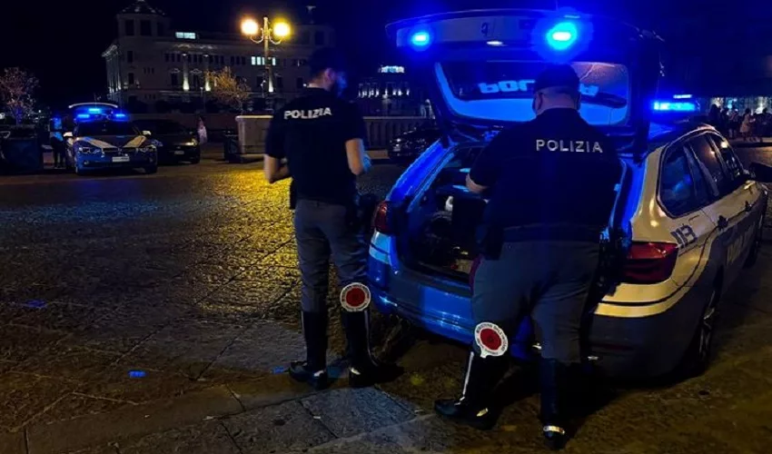 Servizio straordinario della Polizia stradale in Ortigia: giro di vite nei controlli su strada