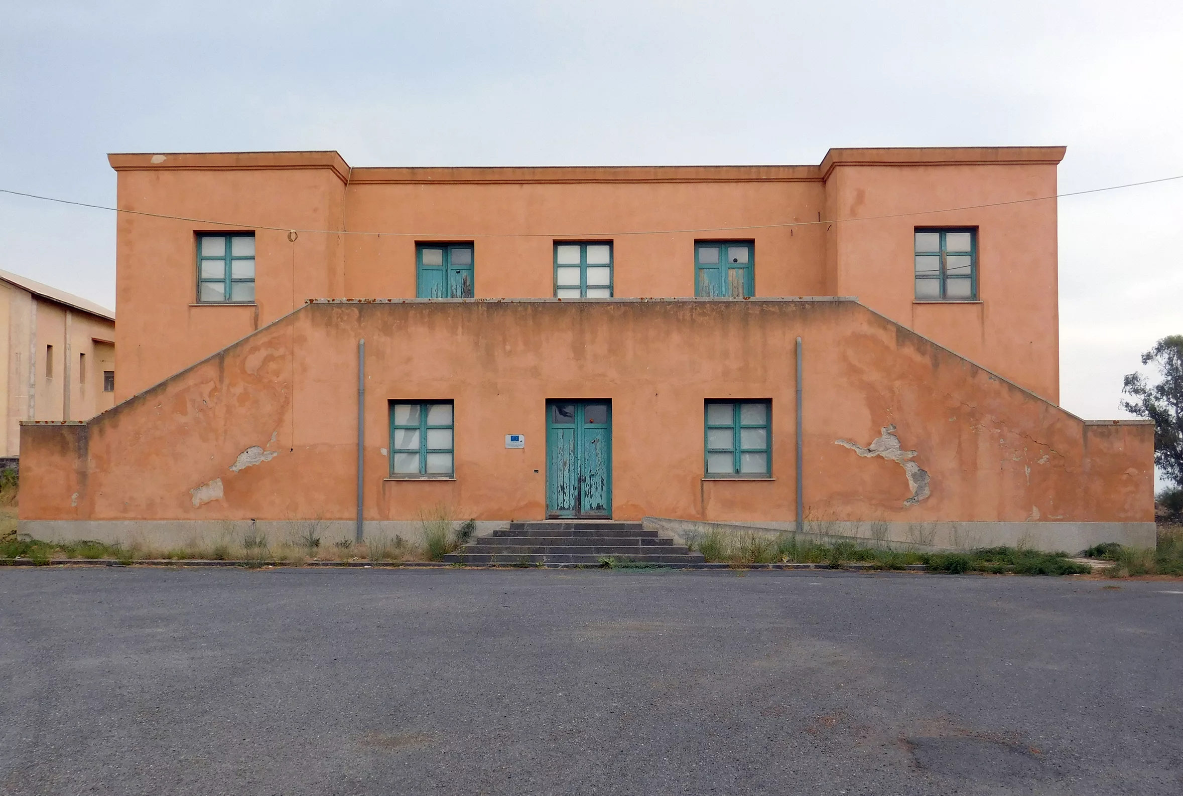 IL BORGO ANGELO RIZZA. UN ABBANDONO LUNGO 70 ANNI.