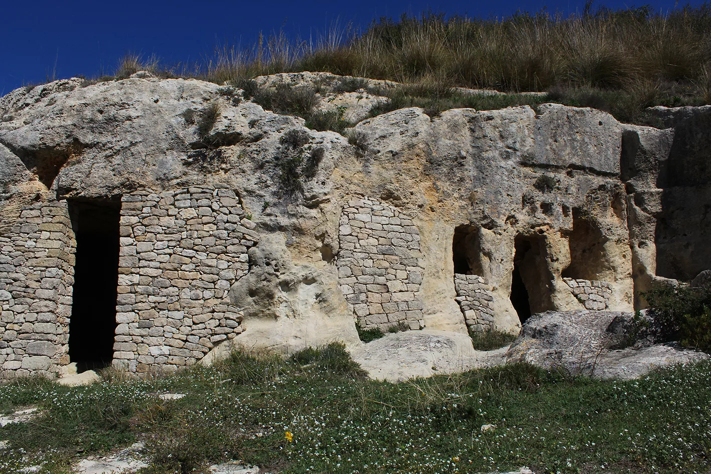 La grotta dei Santi di contrada Alia, in territorio di Licodia Eubea