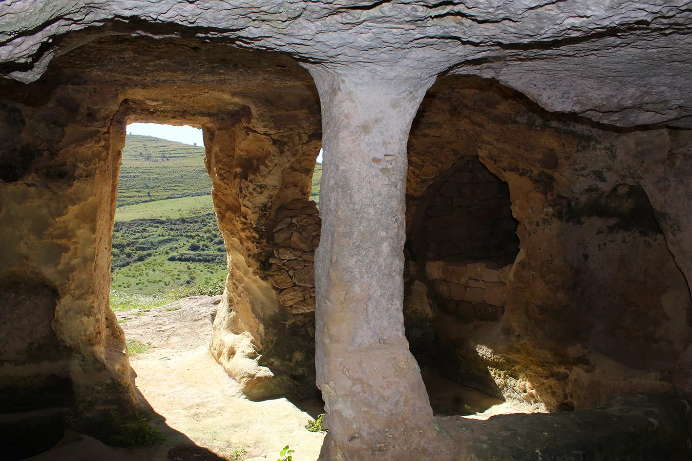 La grotta dei Santi di contrada Alia, in territorio di Licodia Eubea