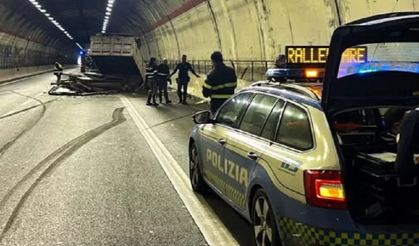 Riaperta l’autostrada Siracusa-Catania: liberata la galleria Maganuco dopo l’incidente