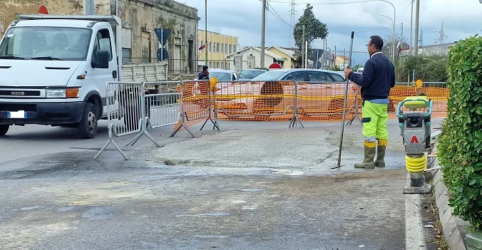 Caos all'ingresso sud di Siracusa: code interminabili per il cantiere alla rotatoria di Necropoli del Fusco